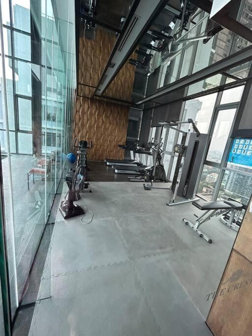 1br At Thonglor Bts Infinitypool Overlooking Bangkok