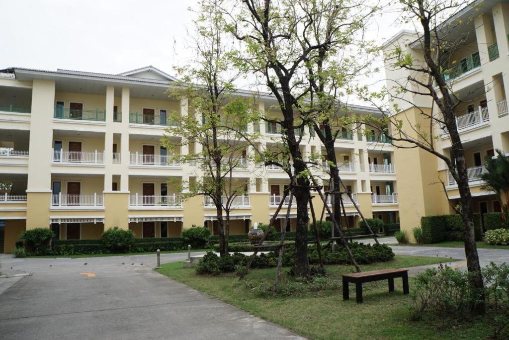 Hotel The One