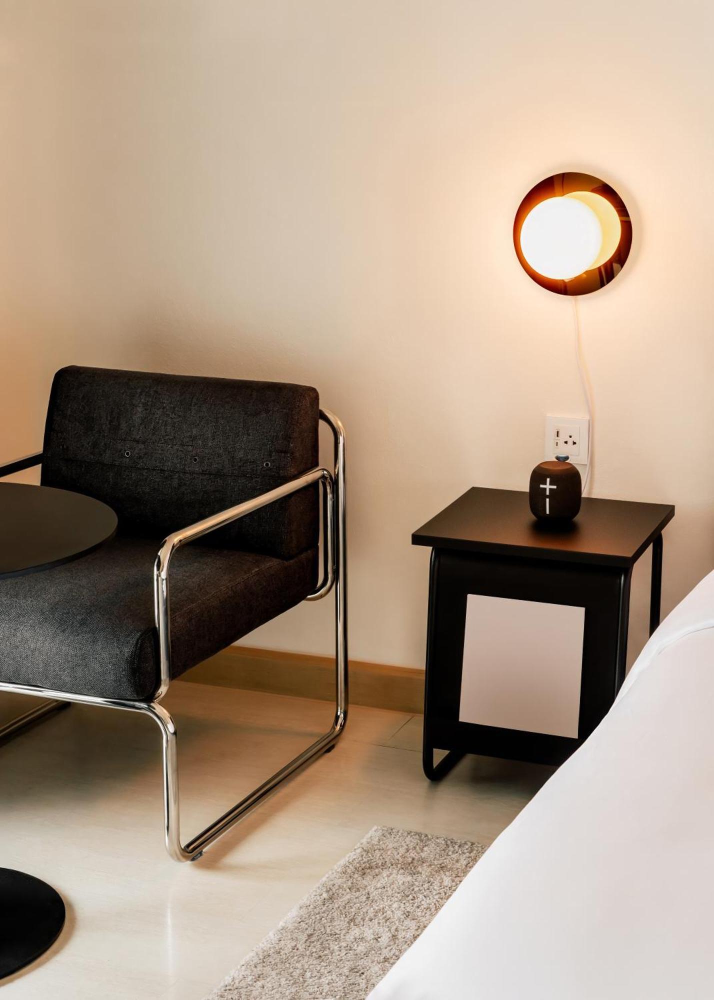 The Standardx, Phra Arthit Bangkok
