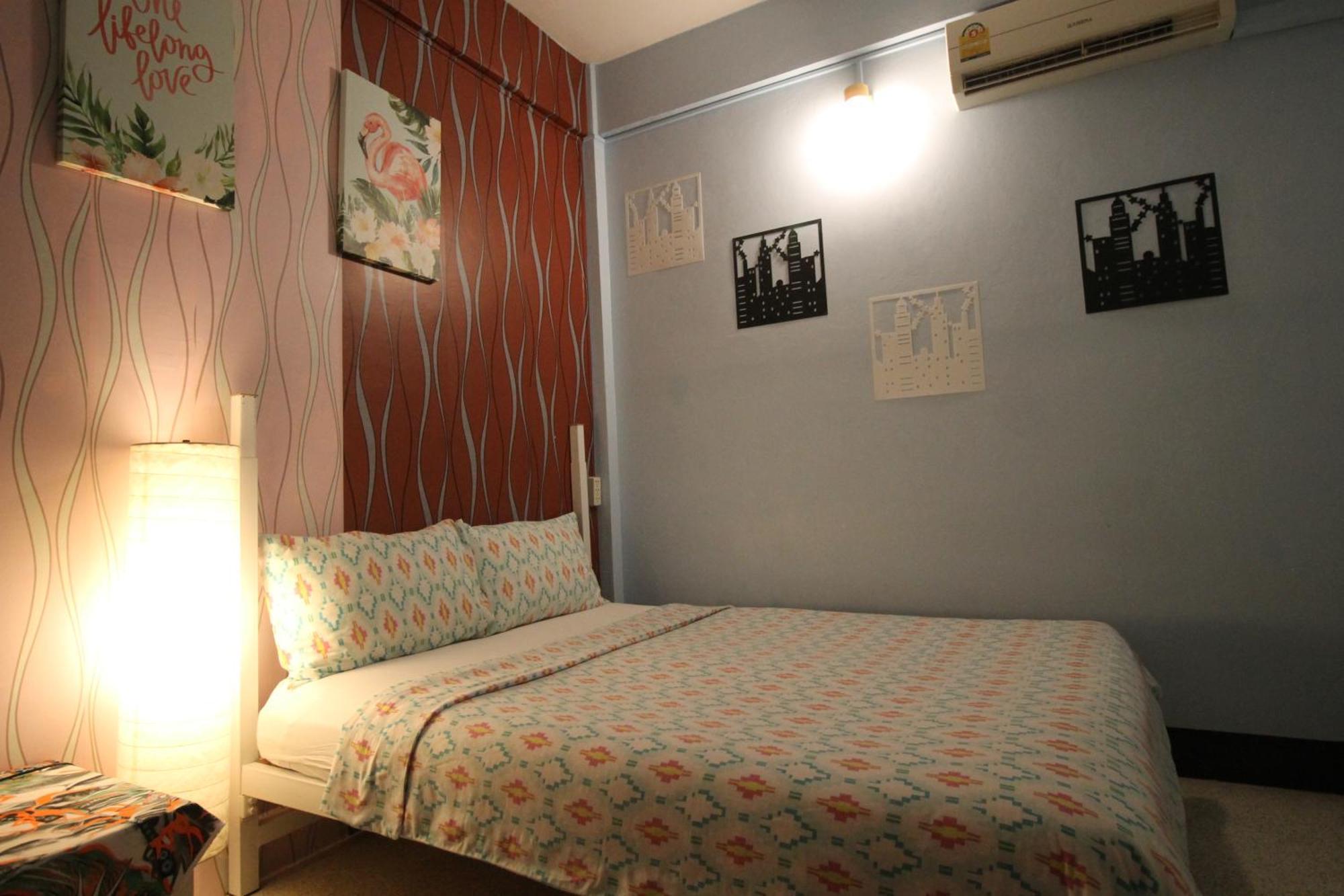 Hostel Baan Nampetch *