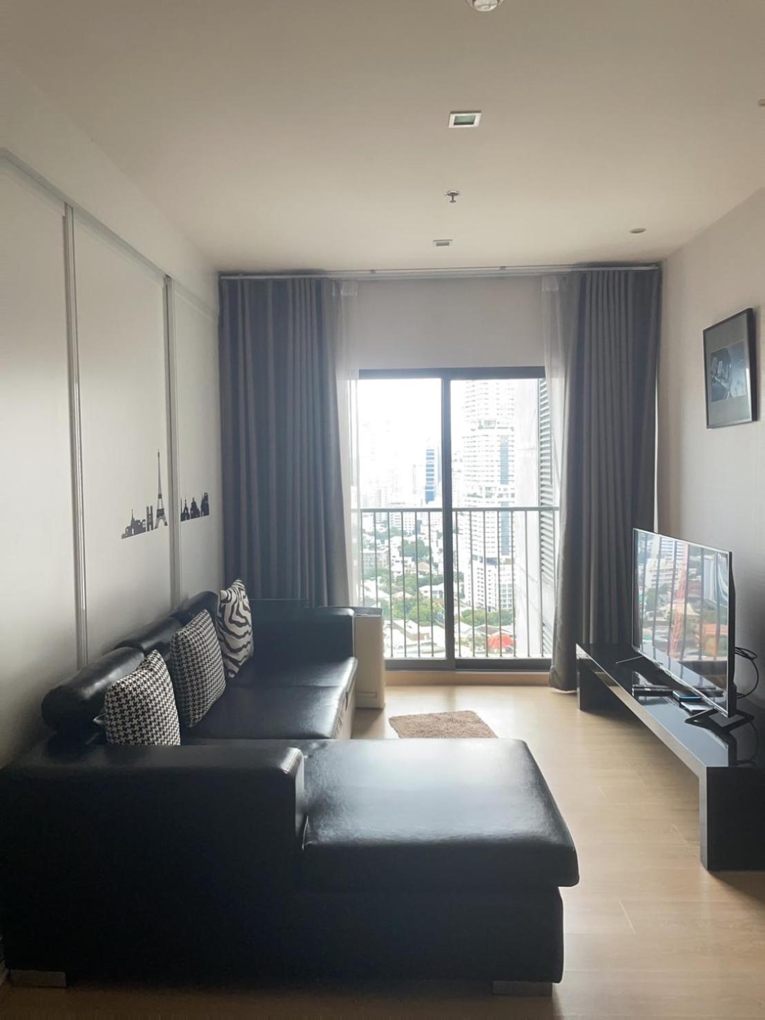 Luxury Apartment *