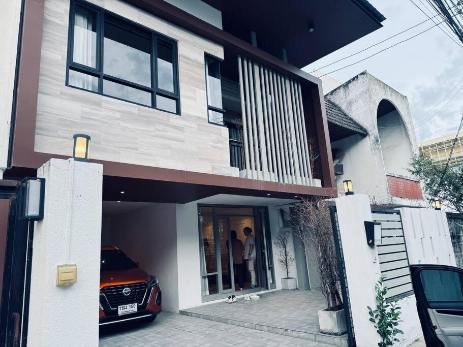 Ekkamai三卧三卫小别墅独栋带停车位 Villa