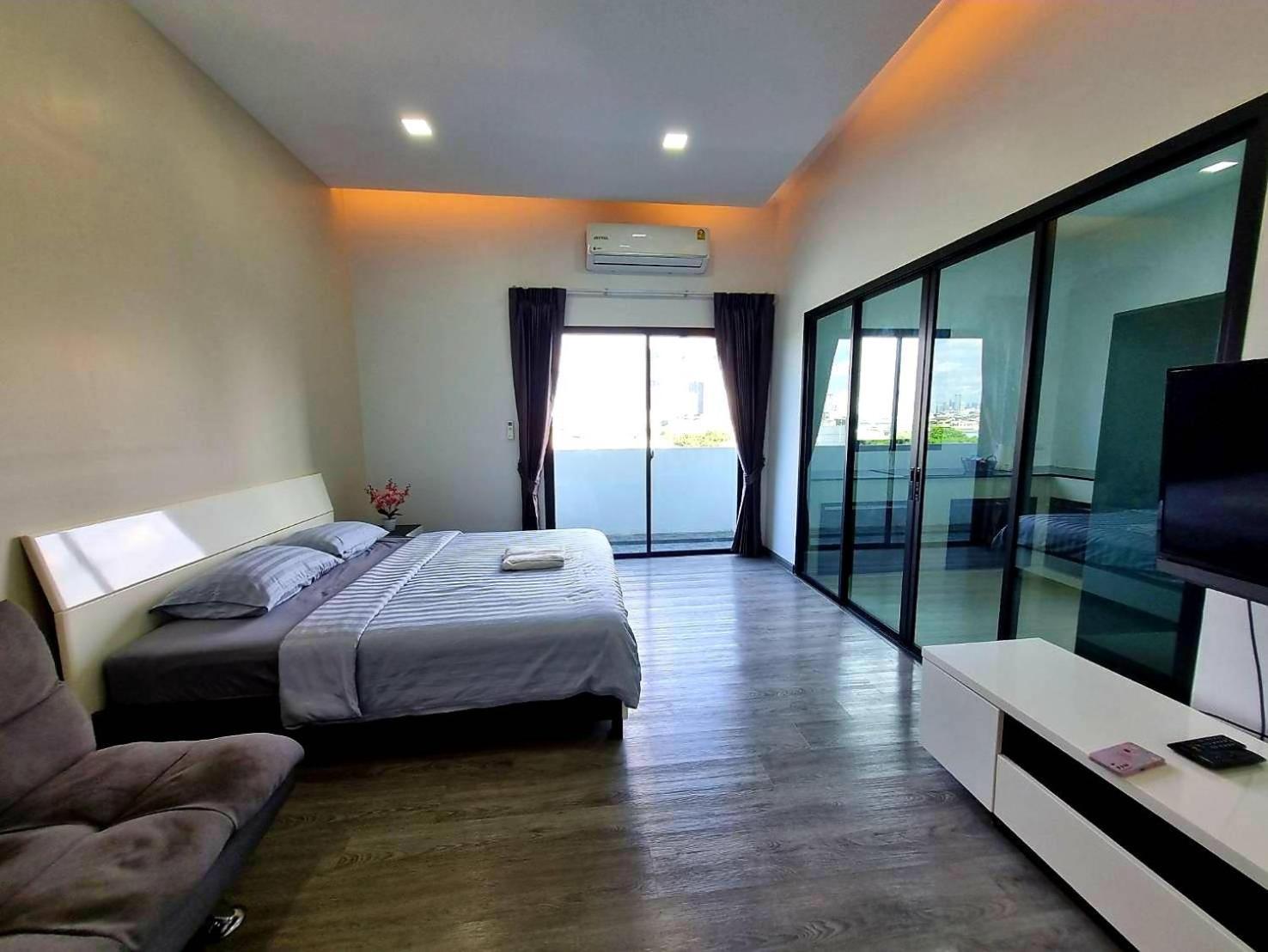 Aqua Residences: New Near Wutthakat Bts Station * Banguecoque