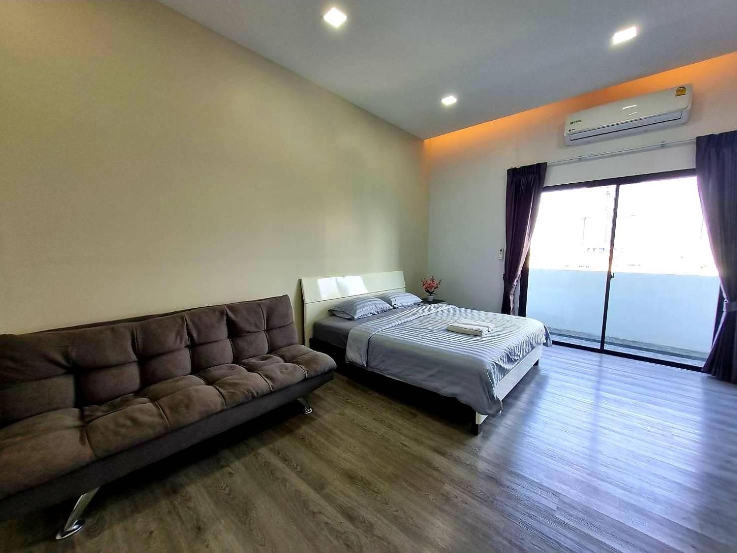 Apartamento Aqua Residences: New Near Wutthakat Bts Station