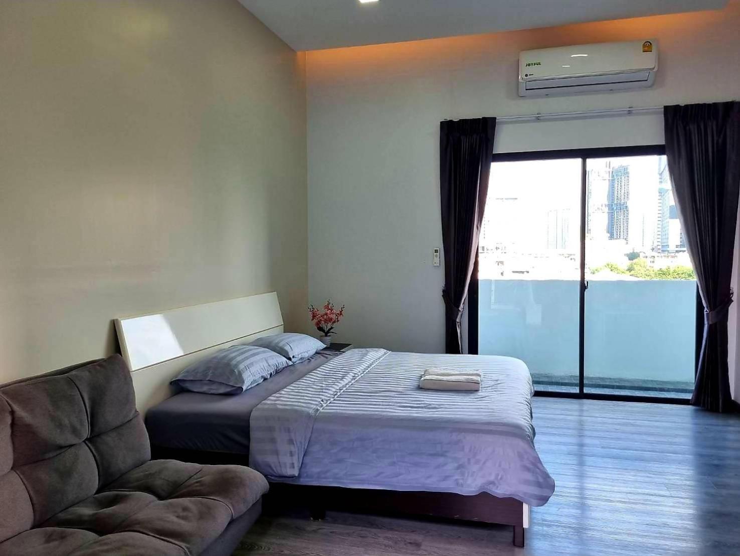 Aqua Residences: New Near Wutthakat Bts Station Apartamento