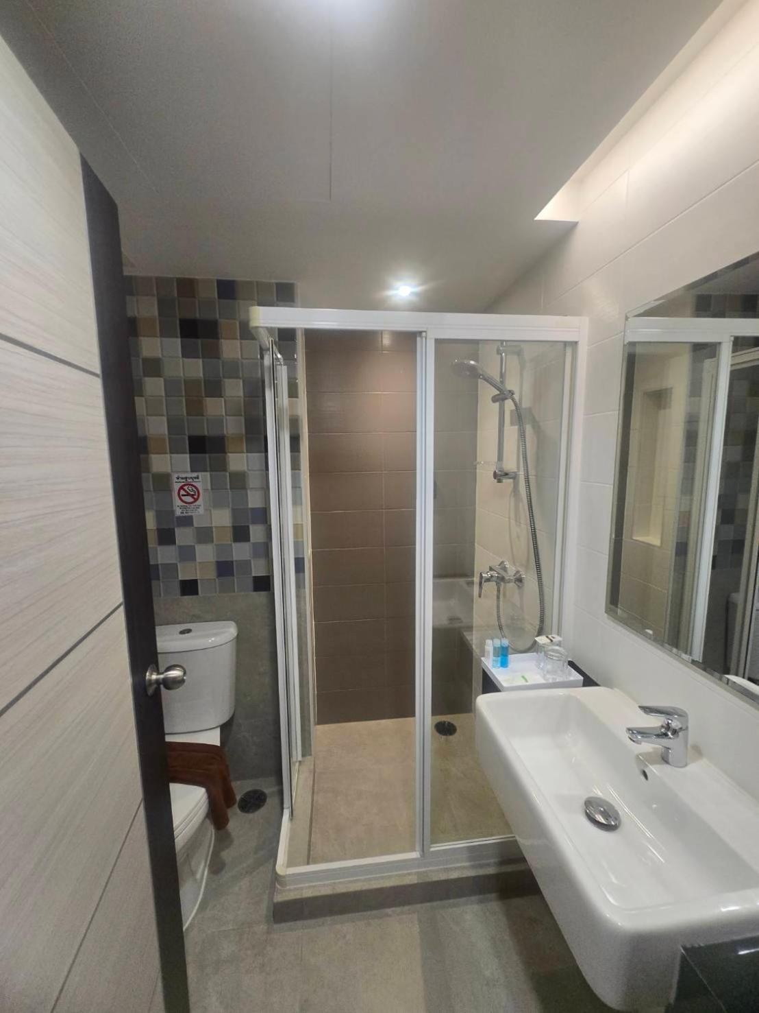 Prom Hotel Bangkok
