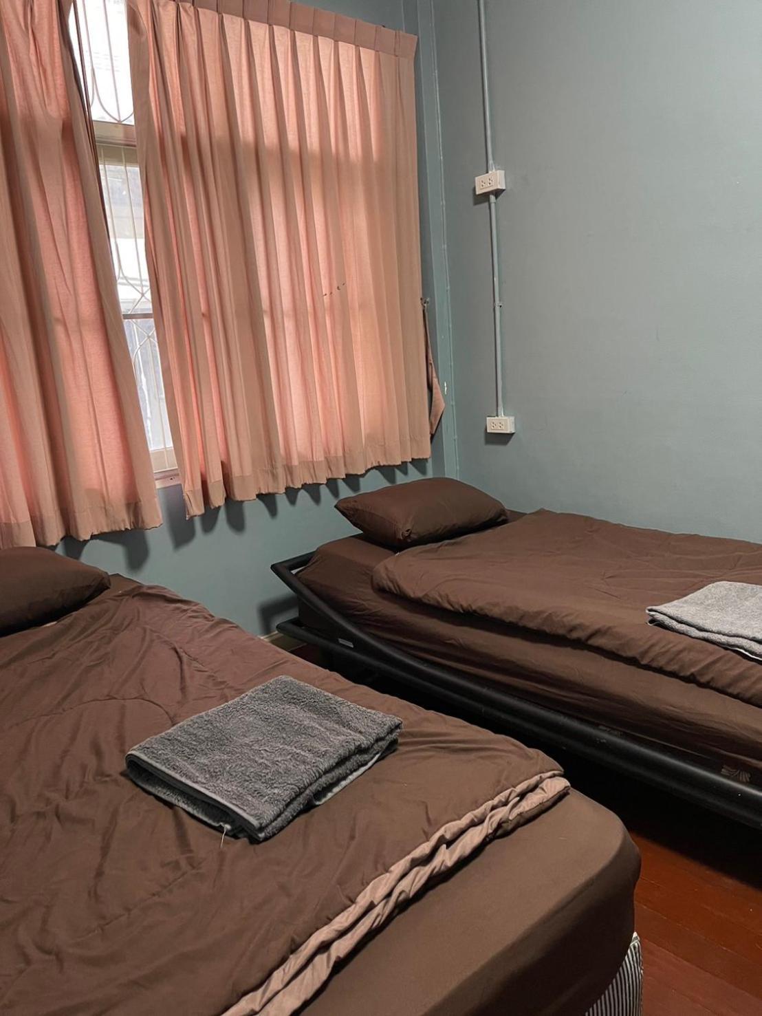 Sura Hostel Bangkok Near Mrt Phra Ram 9 Albergue Banguecoque