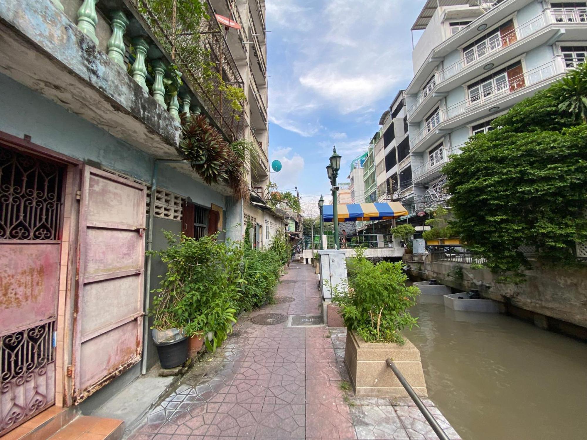 Neighborhood Hostel Bangkok