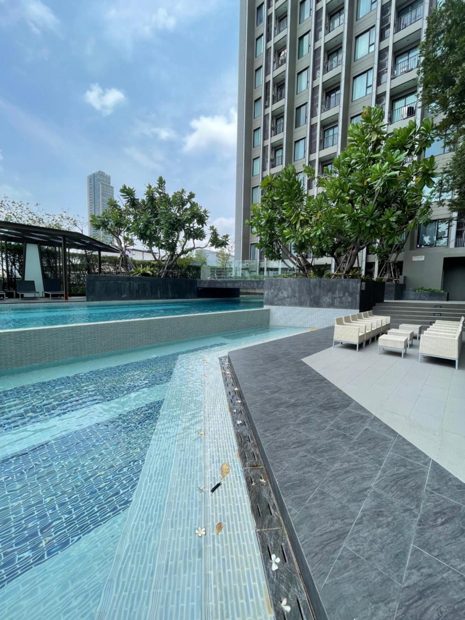Thonglor Luxury Sleek In Apartment *