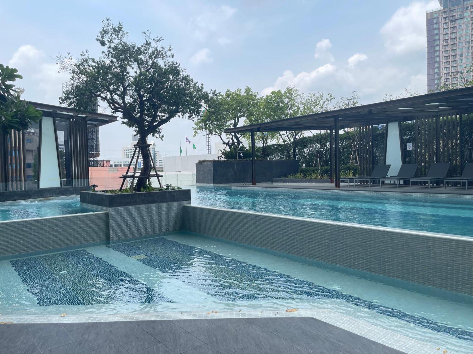 Thonglor Luxury Sleek In *