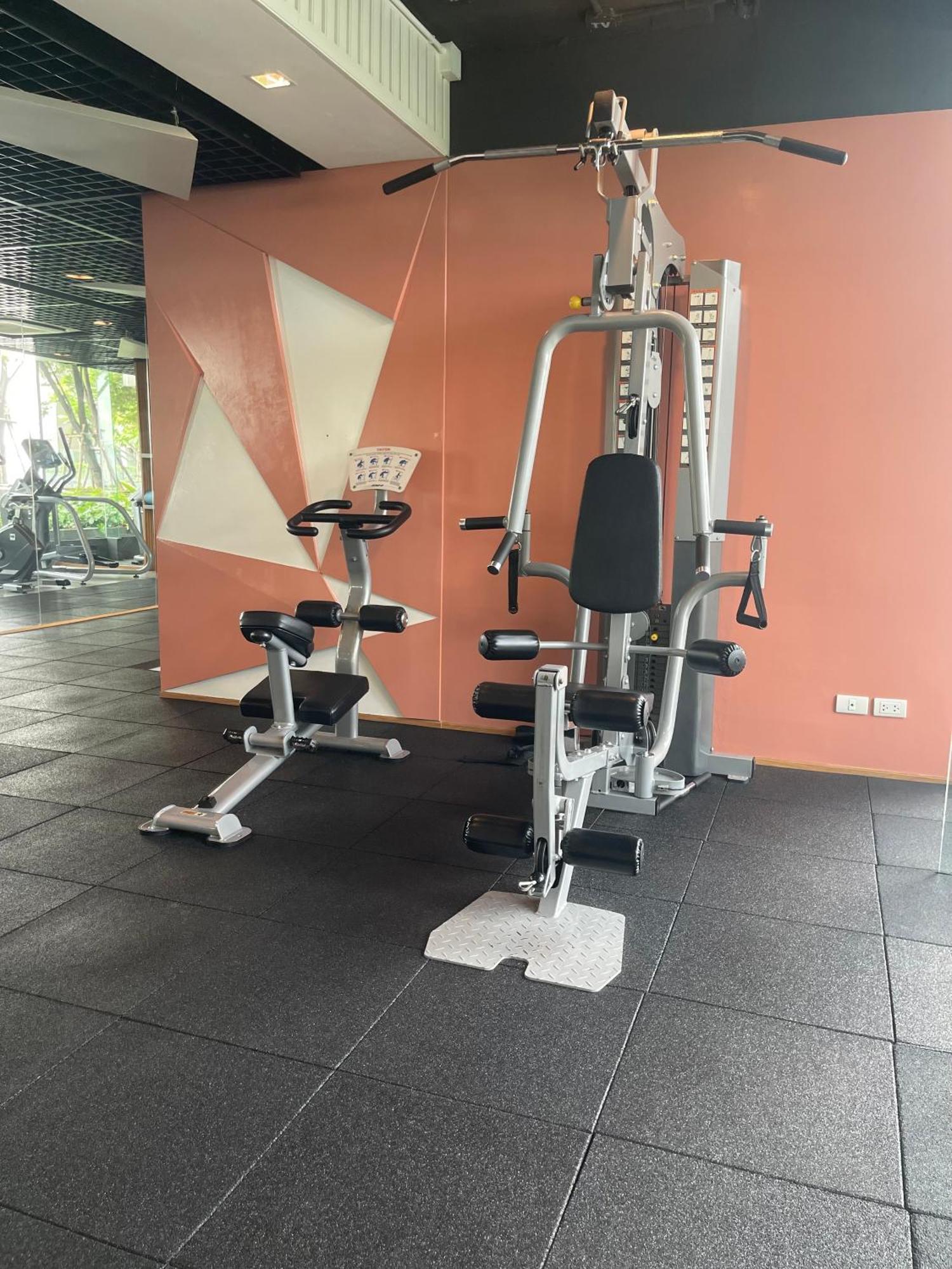 Apartment Thonglor Luxury Sleek In *