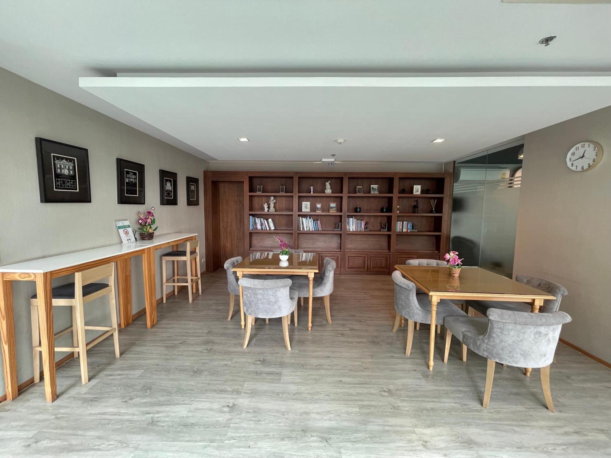 Thonglor Luxury Sleek In Bangkok