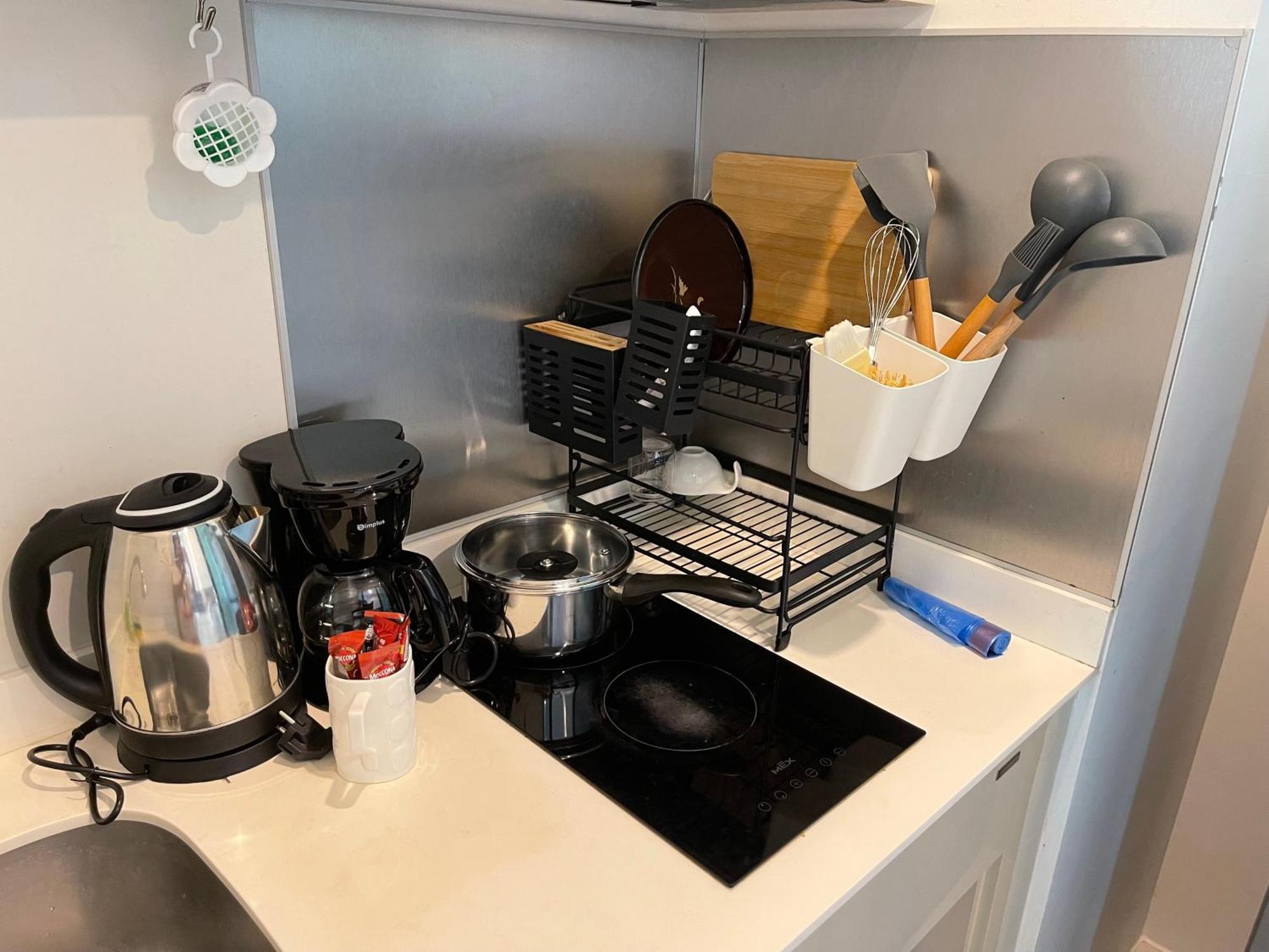 Thonglor Luxury Sleek In Apartment