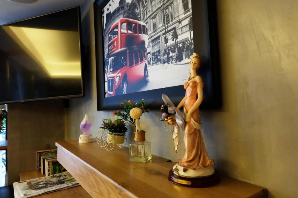 Cozy At 9 And Kitchen Hotel