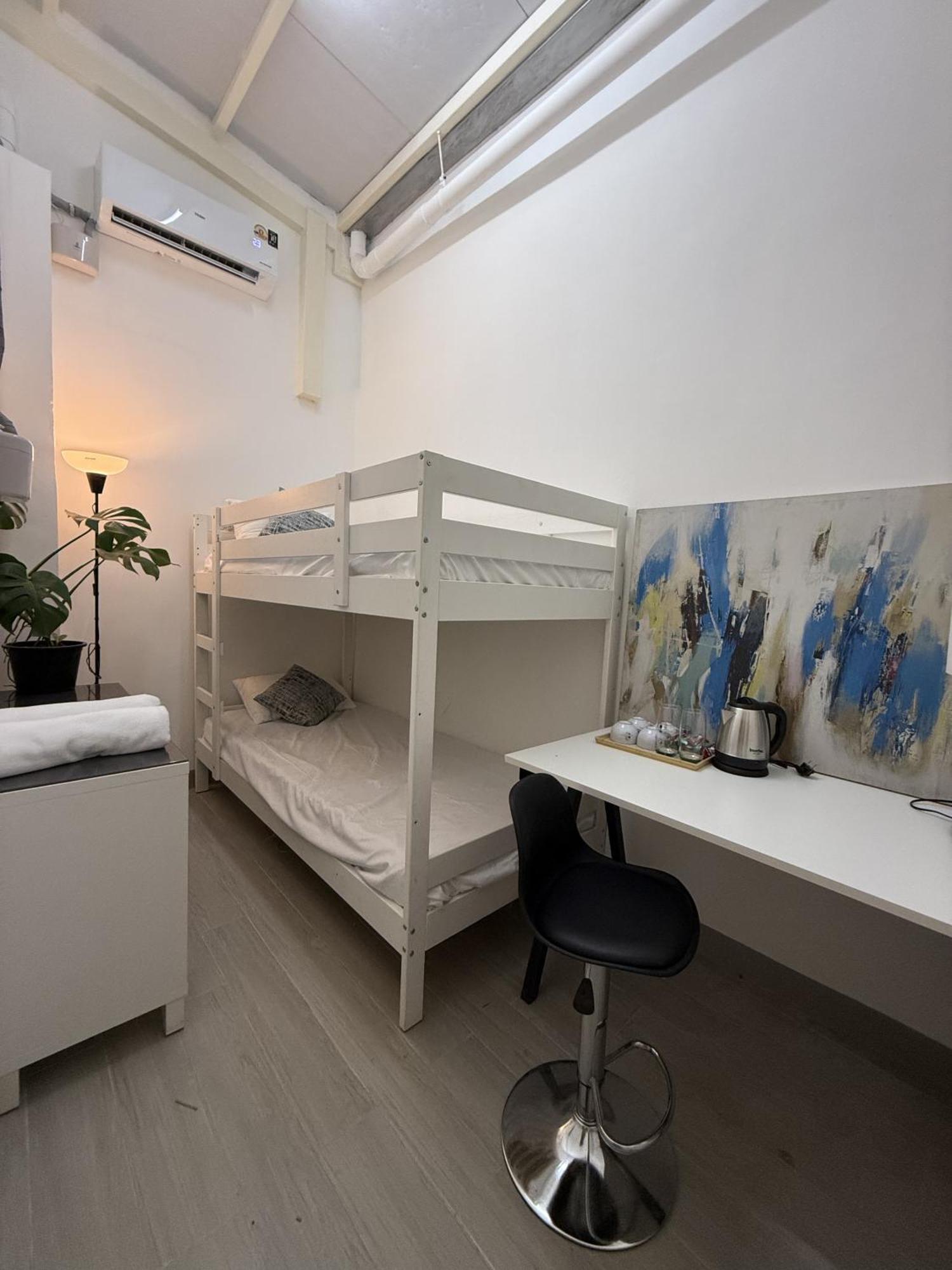 Hostel Twenty Two Place - Sukhumvit 22