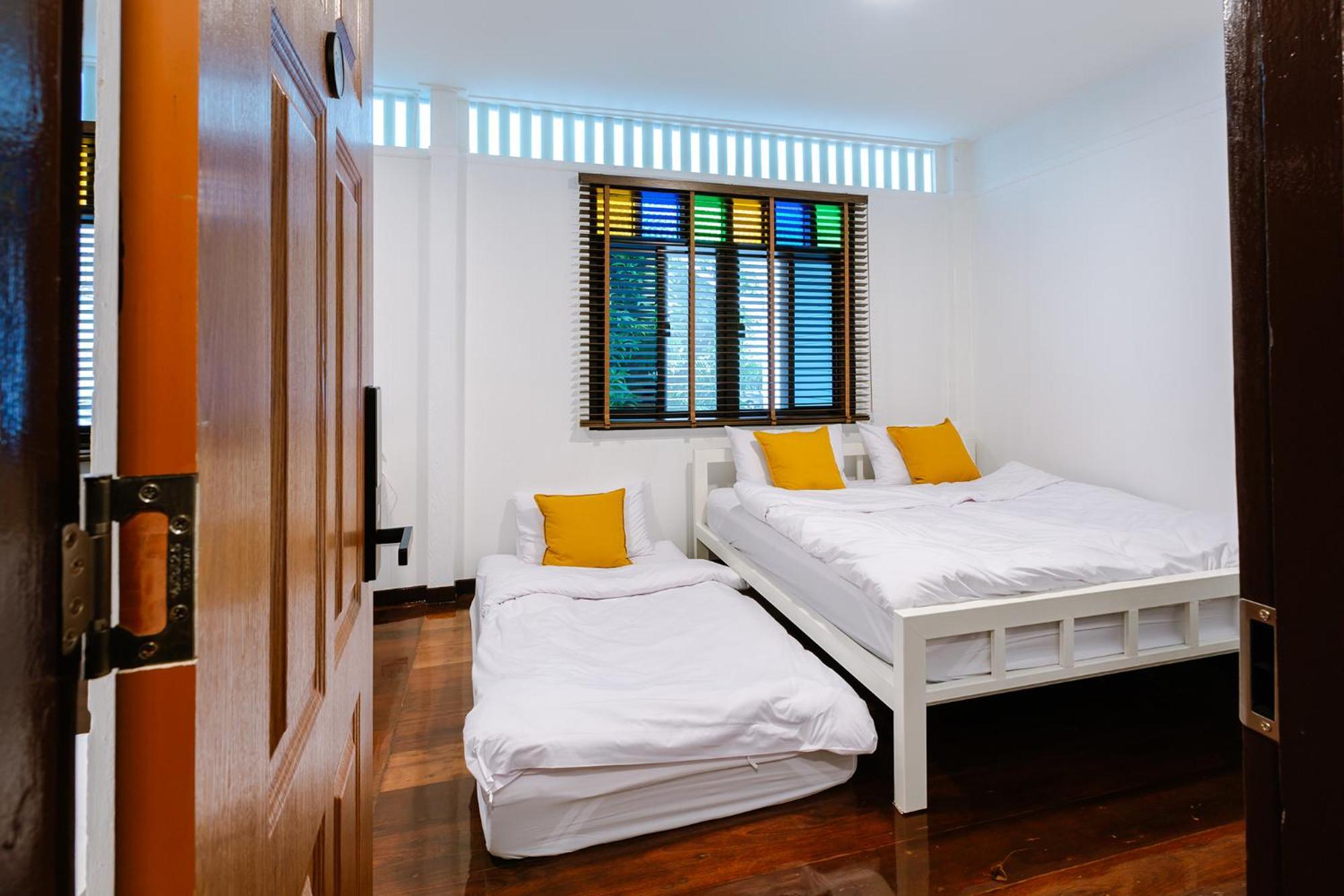 Hostel Diff *