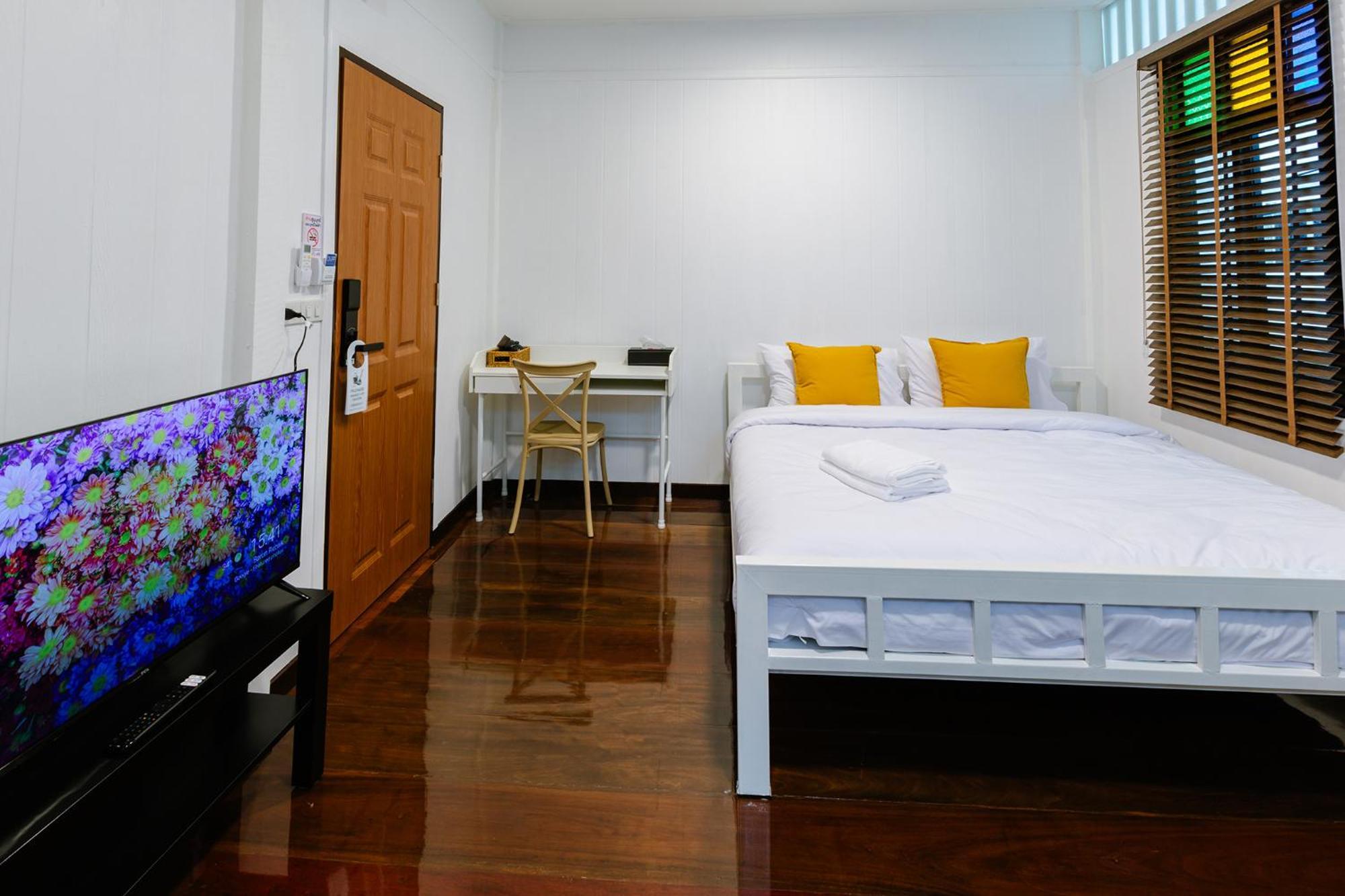 Hostel Diff