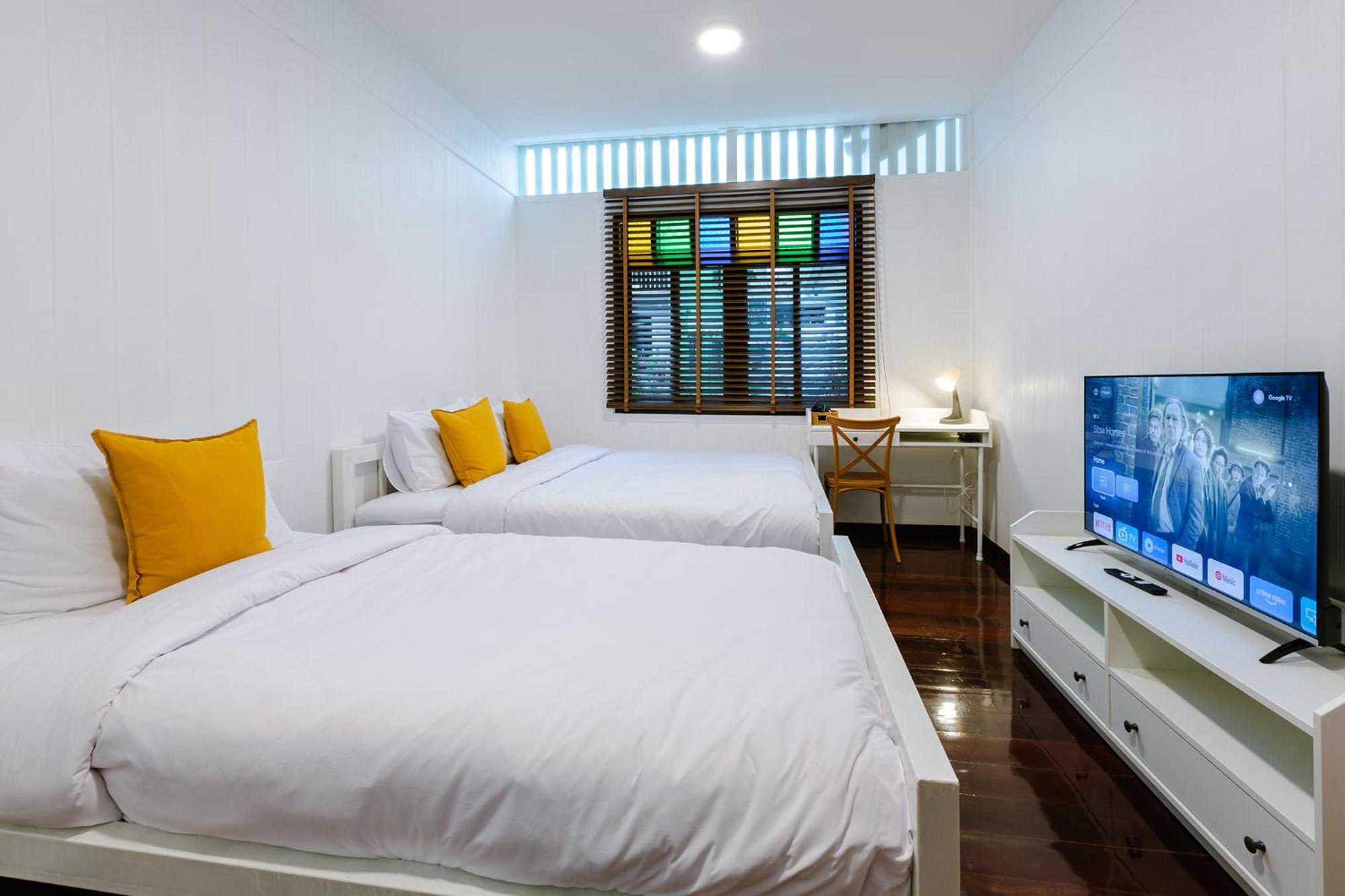 Hostel Diff