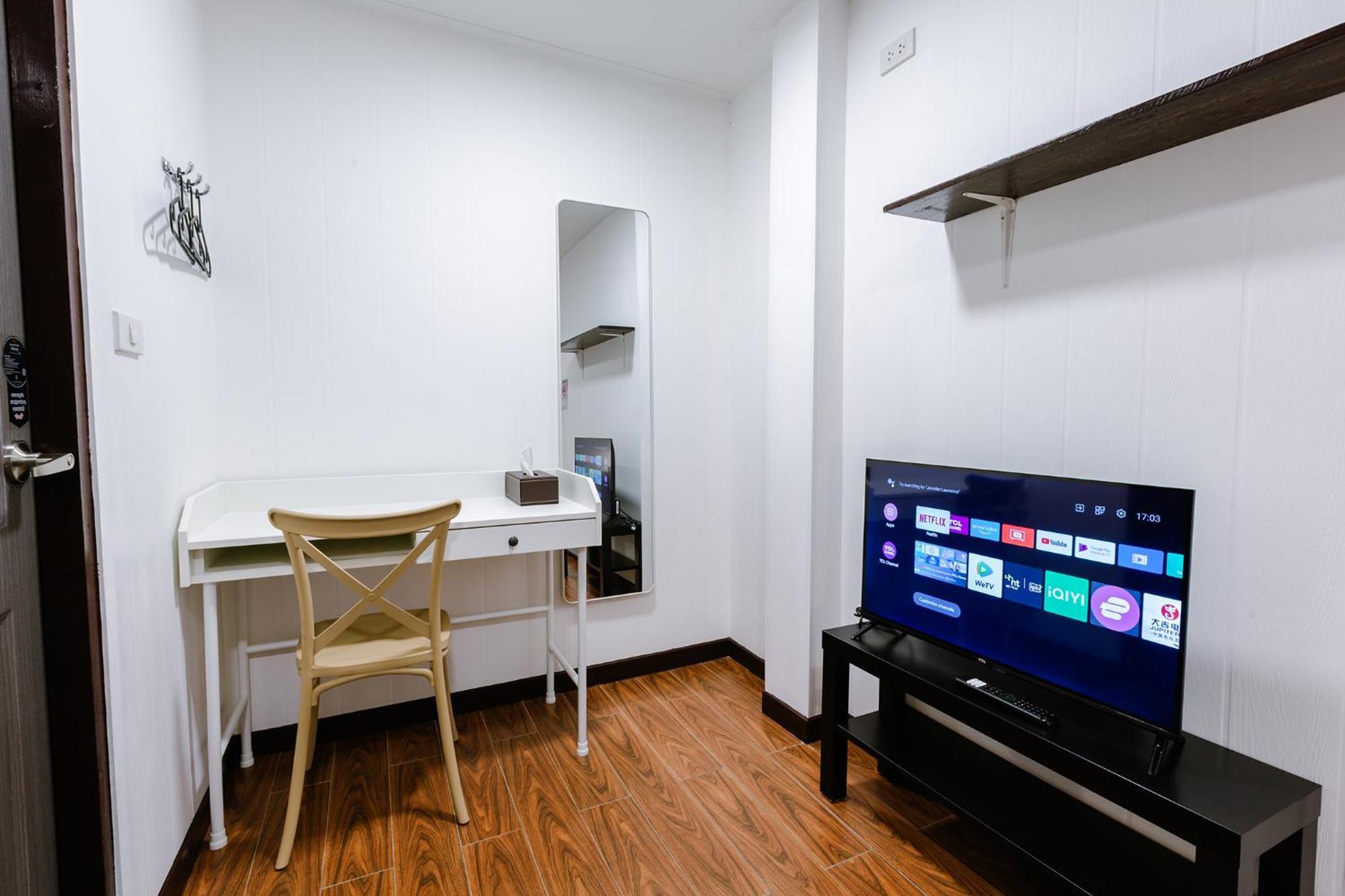 Hostel Diff *
