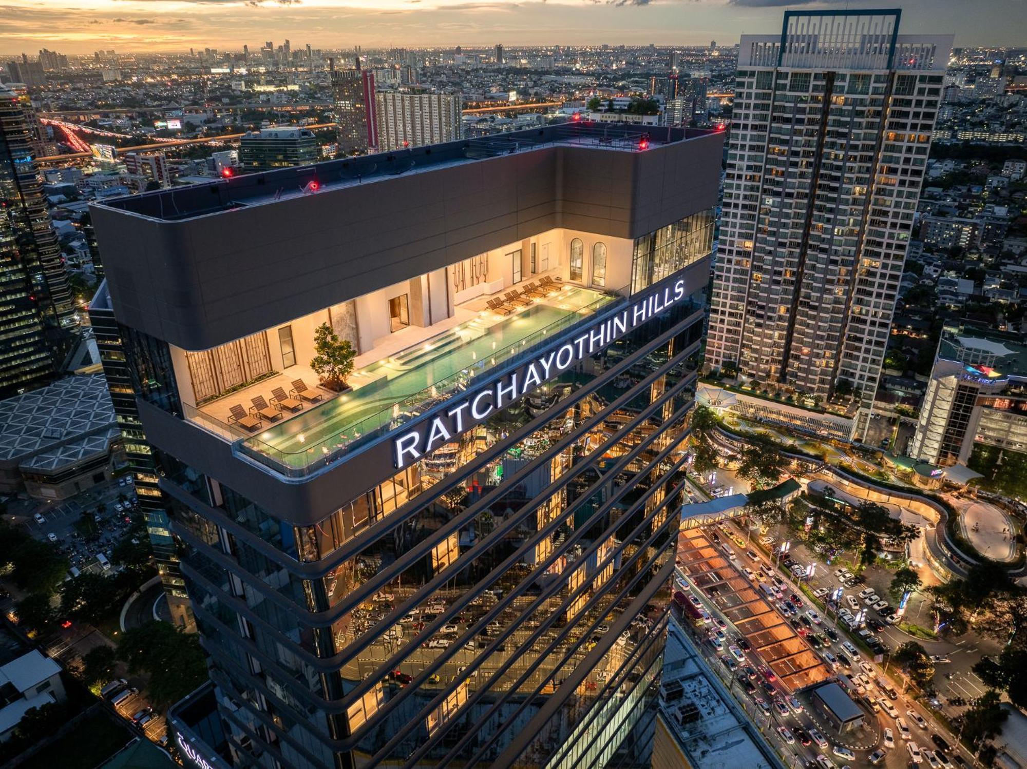 Hotel The Quarter Ratchayothin By Uhg Bangkok