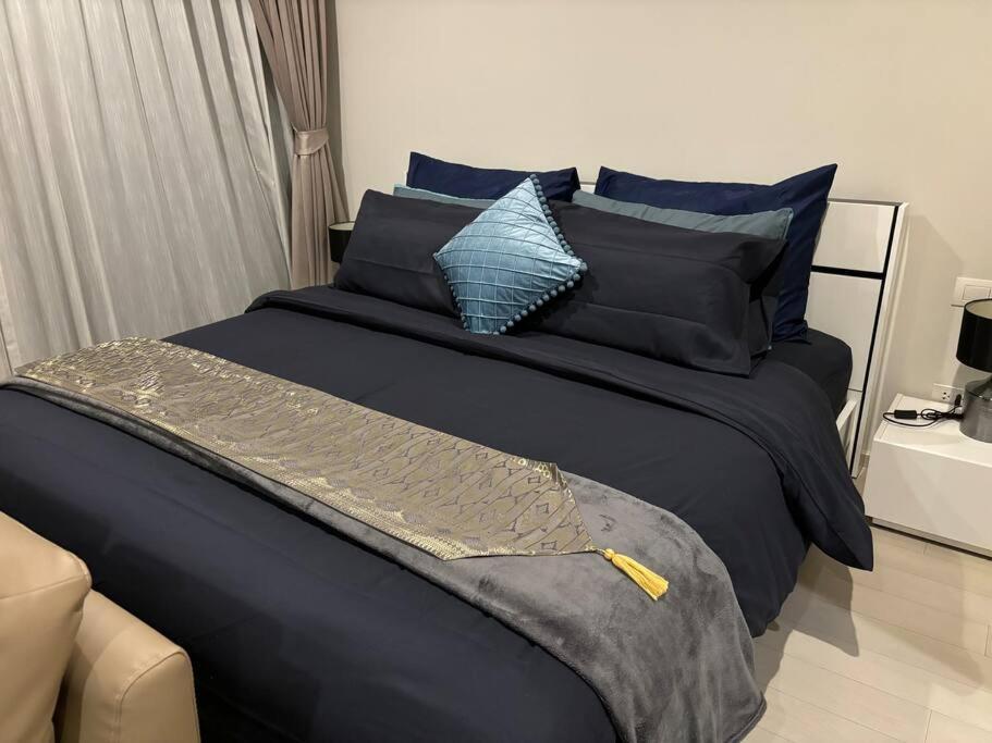 Apartment King Bed Bangkok
