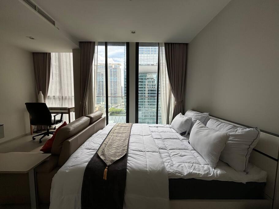King Bed Bangkok