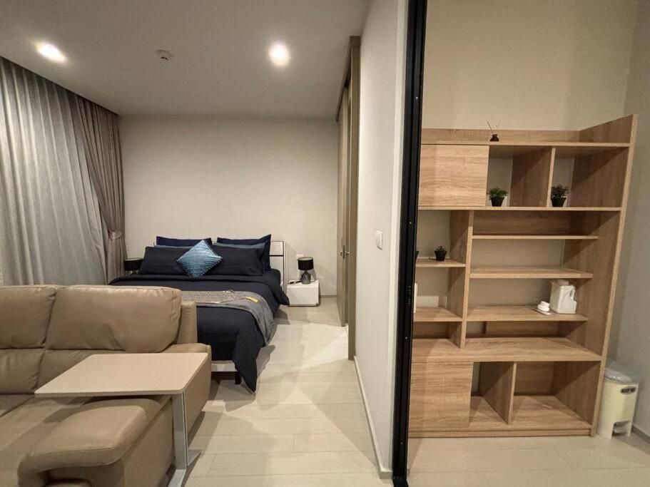 Apartment King Bed Bangkok