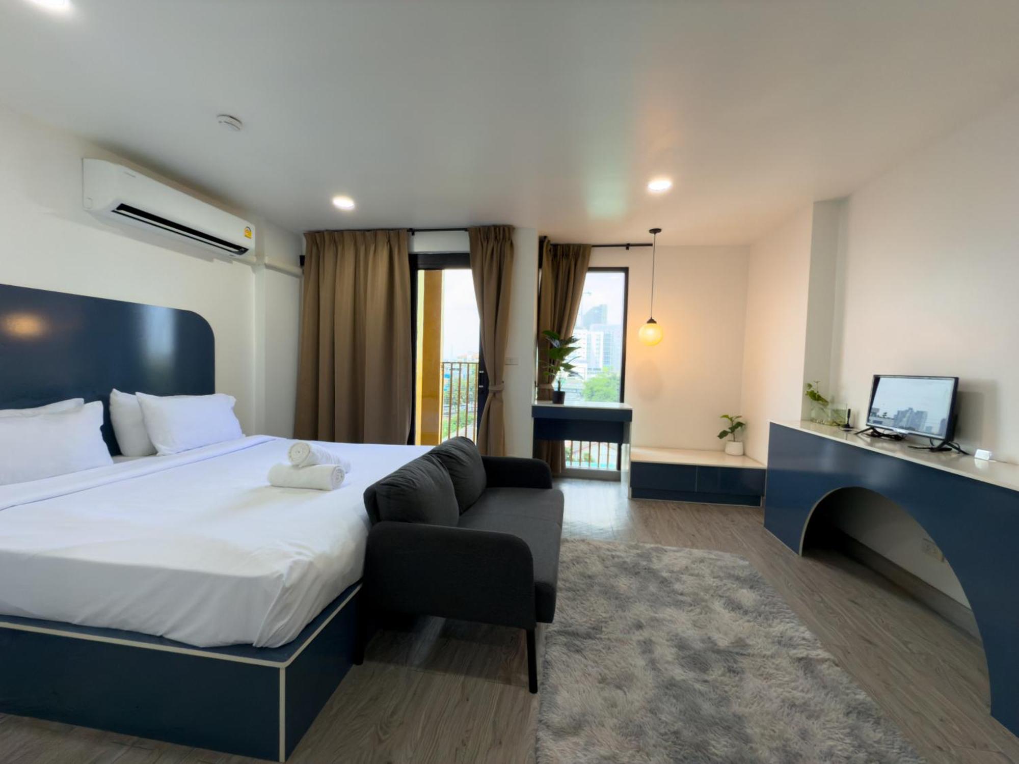 Breezewood Hotel
