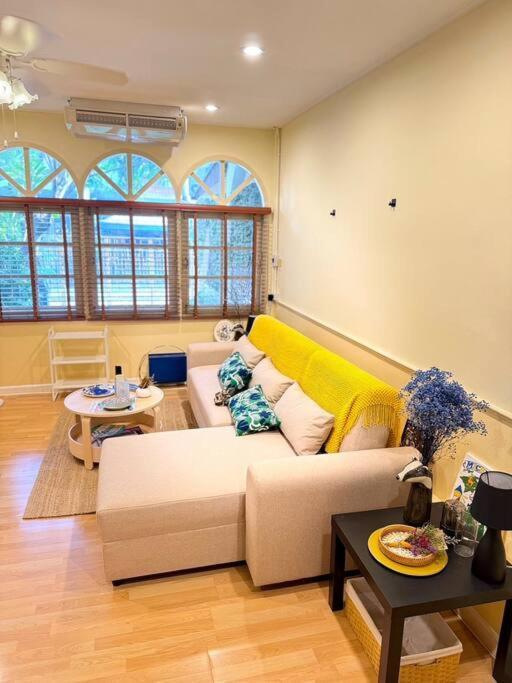 Entire House 6 People 3beds 2baths Near Bts Asoke Terminal21 Holiday home *