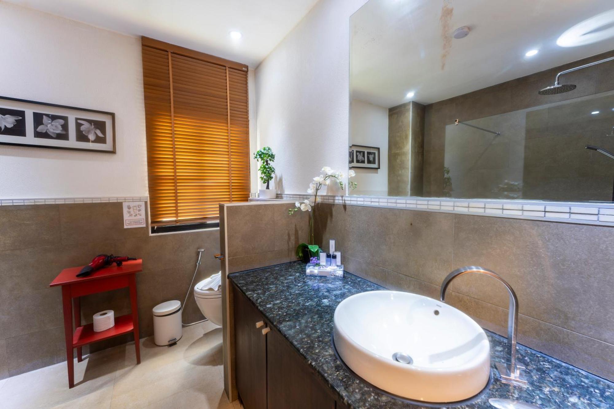 Mak Sukhumvit 15 *