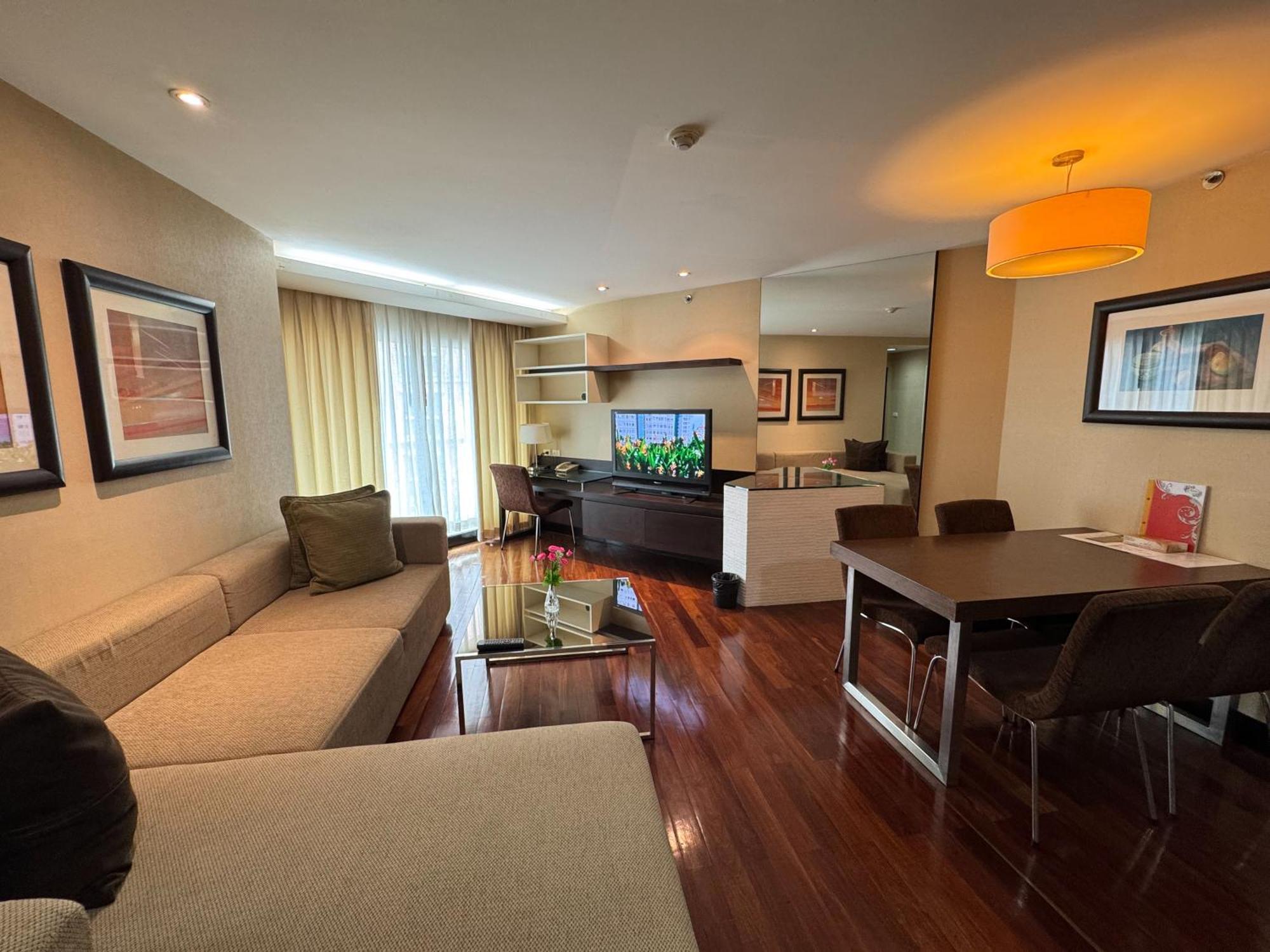Hotel The Narathiwas & Sathorn