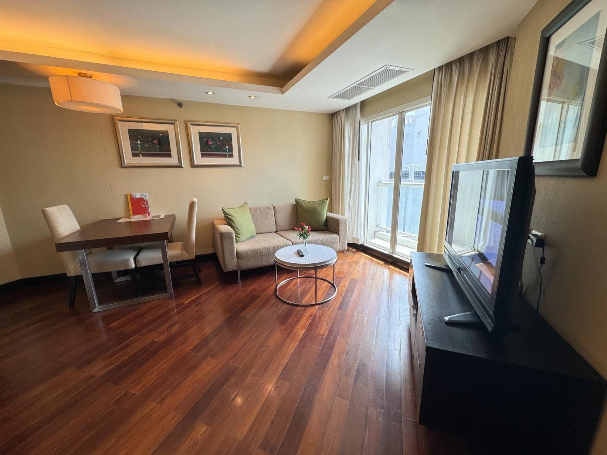 The Narathiwas & Sathorn 4*