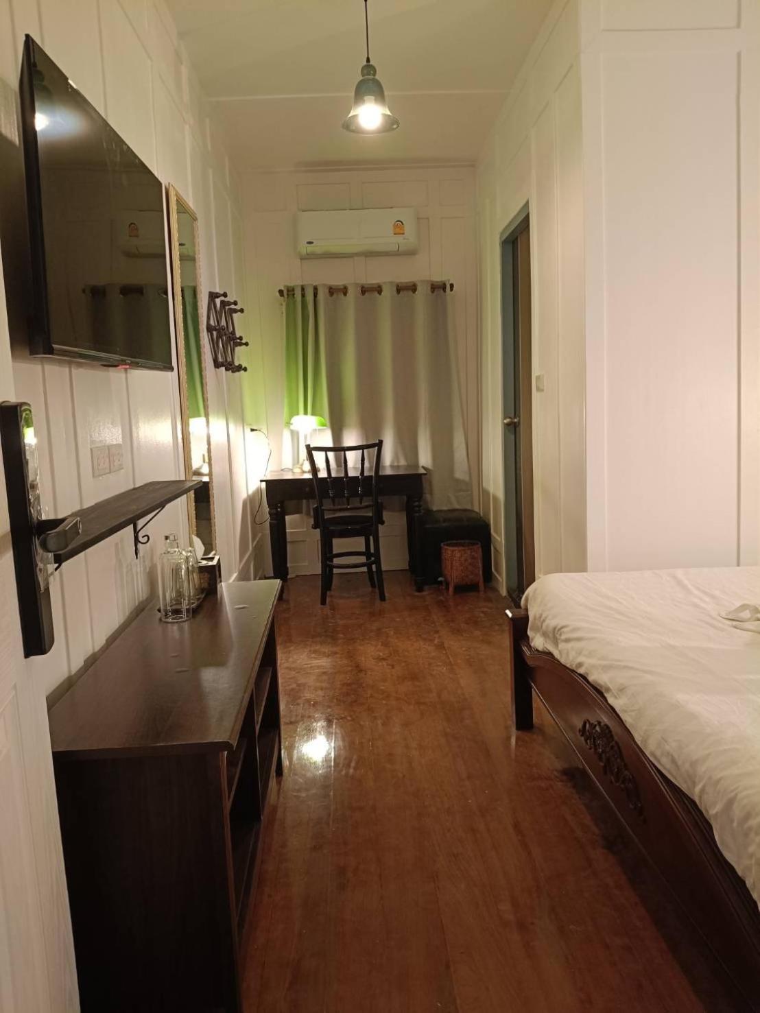 Hotel Baan Debtida *