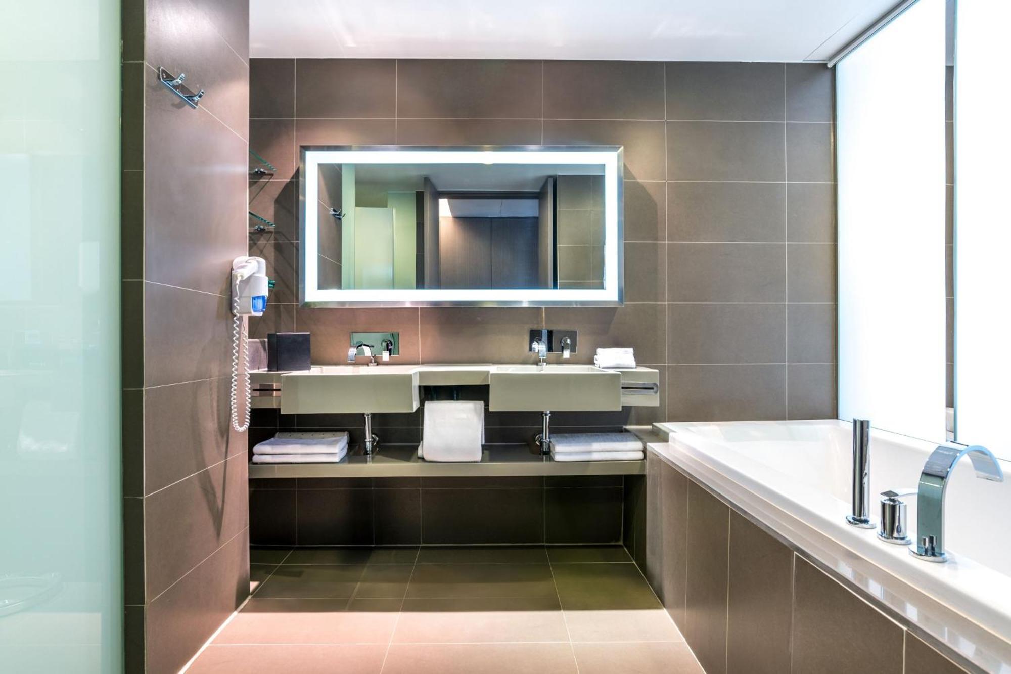 Four Points By Sheraton Ploenchit Sukhumvit Hotel