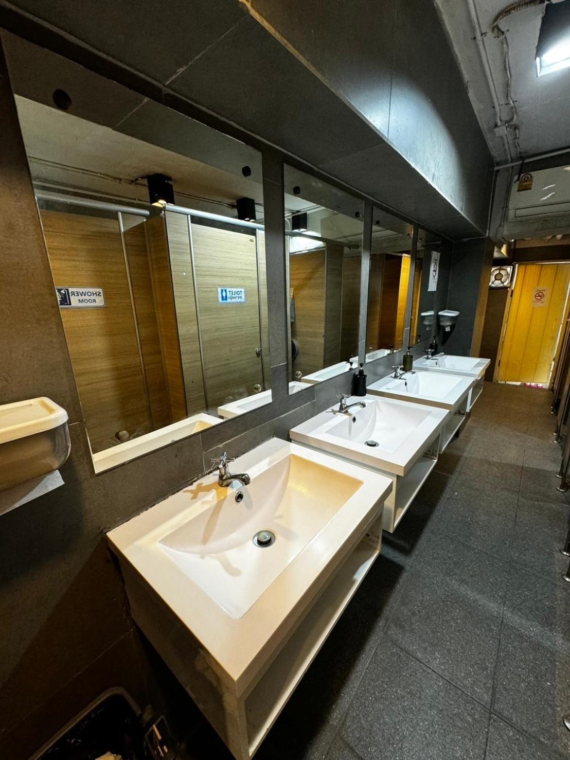 Glur Pratunam Hostel Bangkok