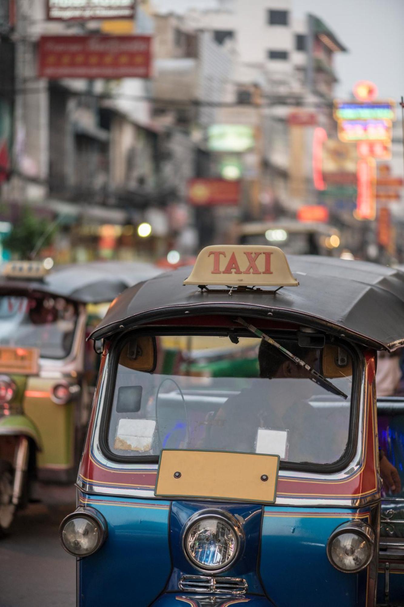 Em Sukhumvit - Near Terminal 21, Em District Malls, Bts And Mrt Lines