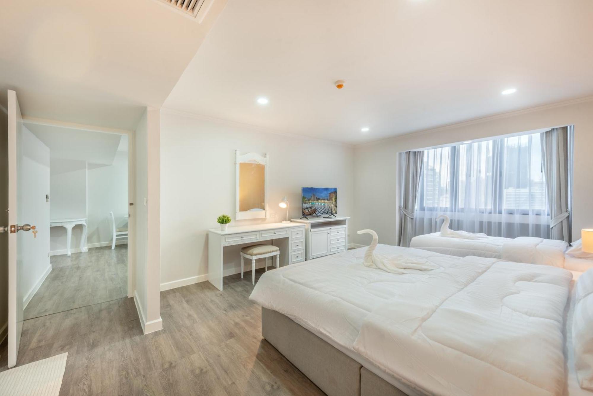 Aparthotel Neom Town *