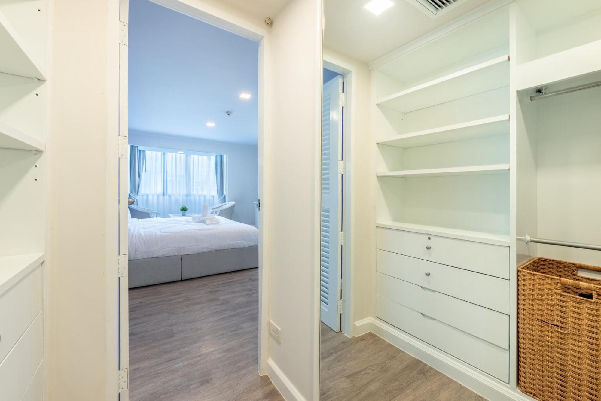 Aparthotel Neom Town *