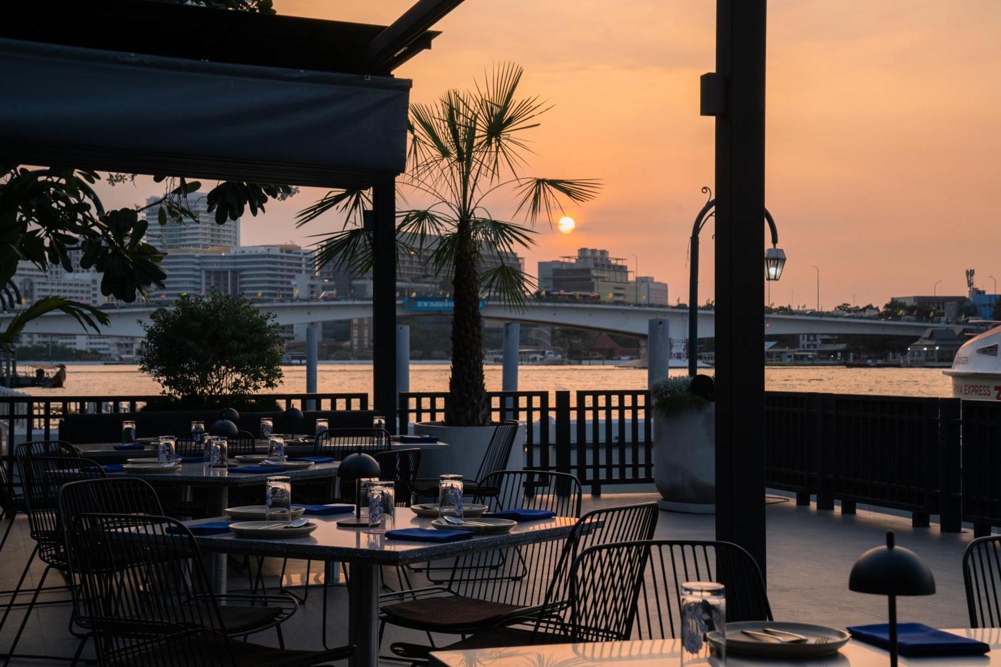 The Standardx, Phra Arthit Hotel Bangkok
