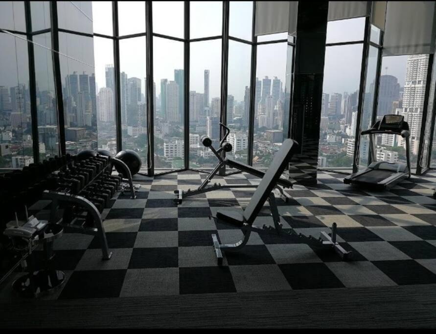Luxurious Downtown Apartment *