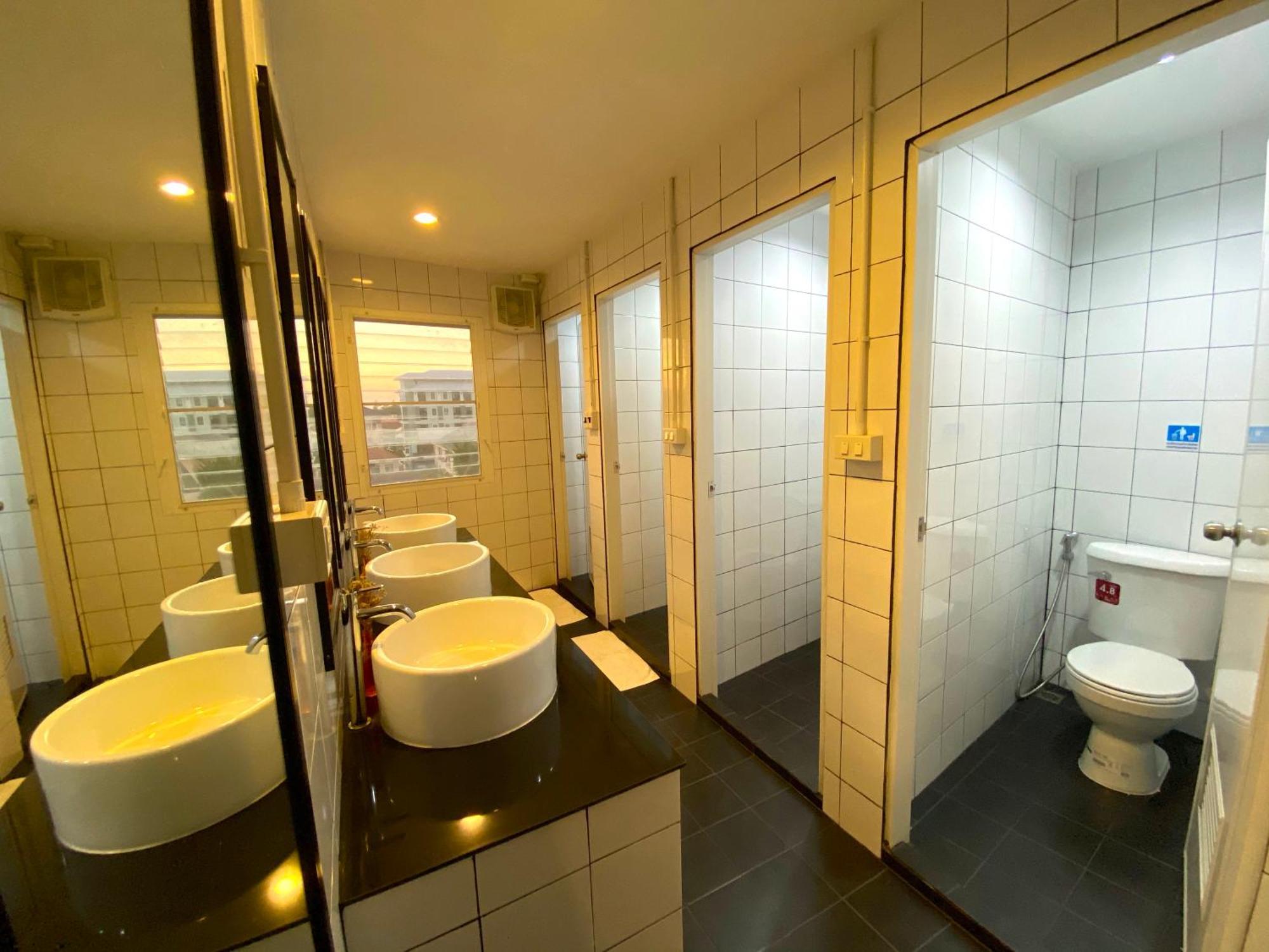 Hostel Sleep At - Don Mueang *