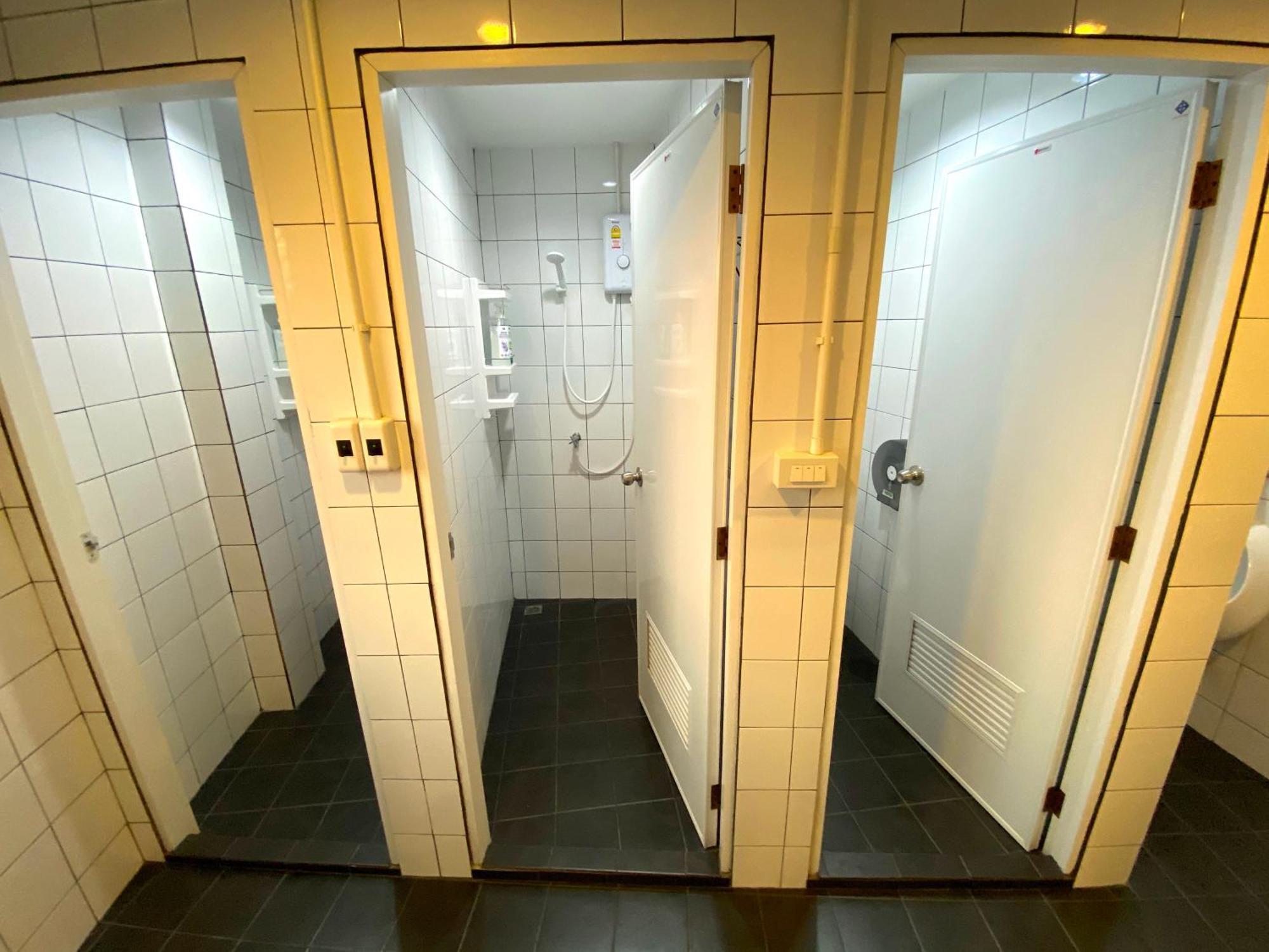 Hostel Sleep At - Don Mueang