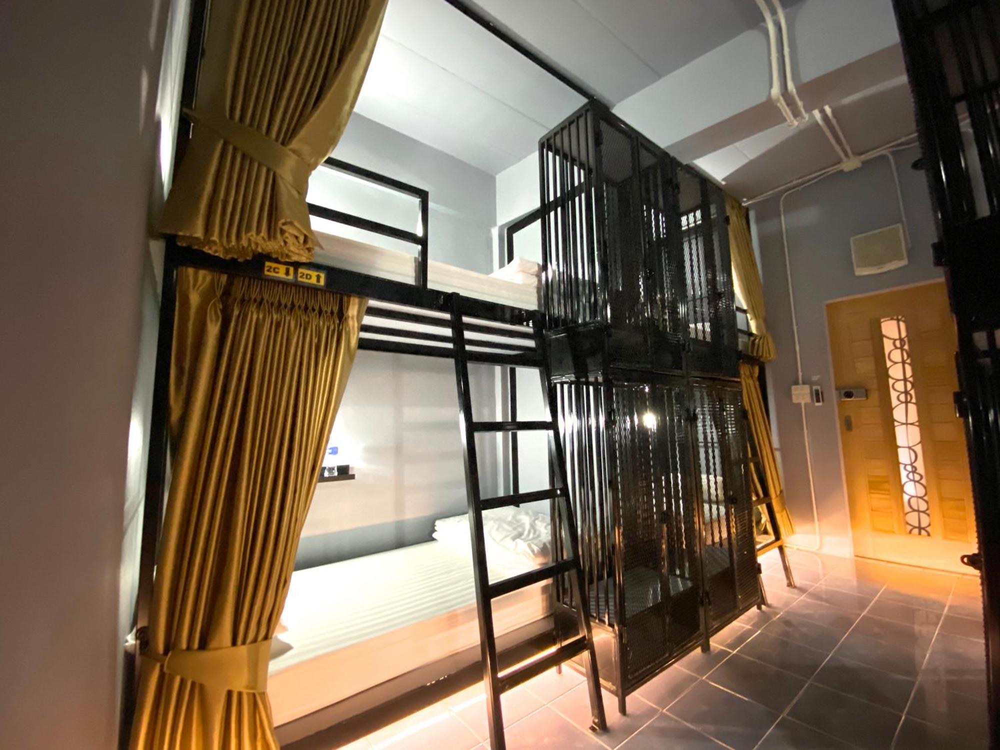 Sleep At - Don Mueang Hostel