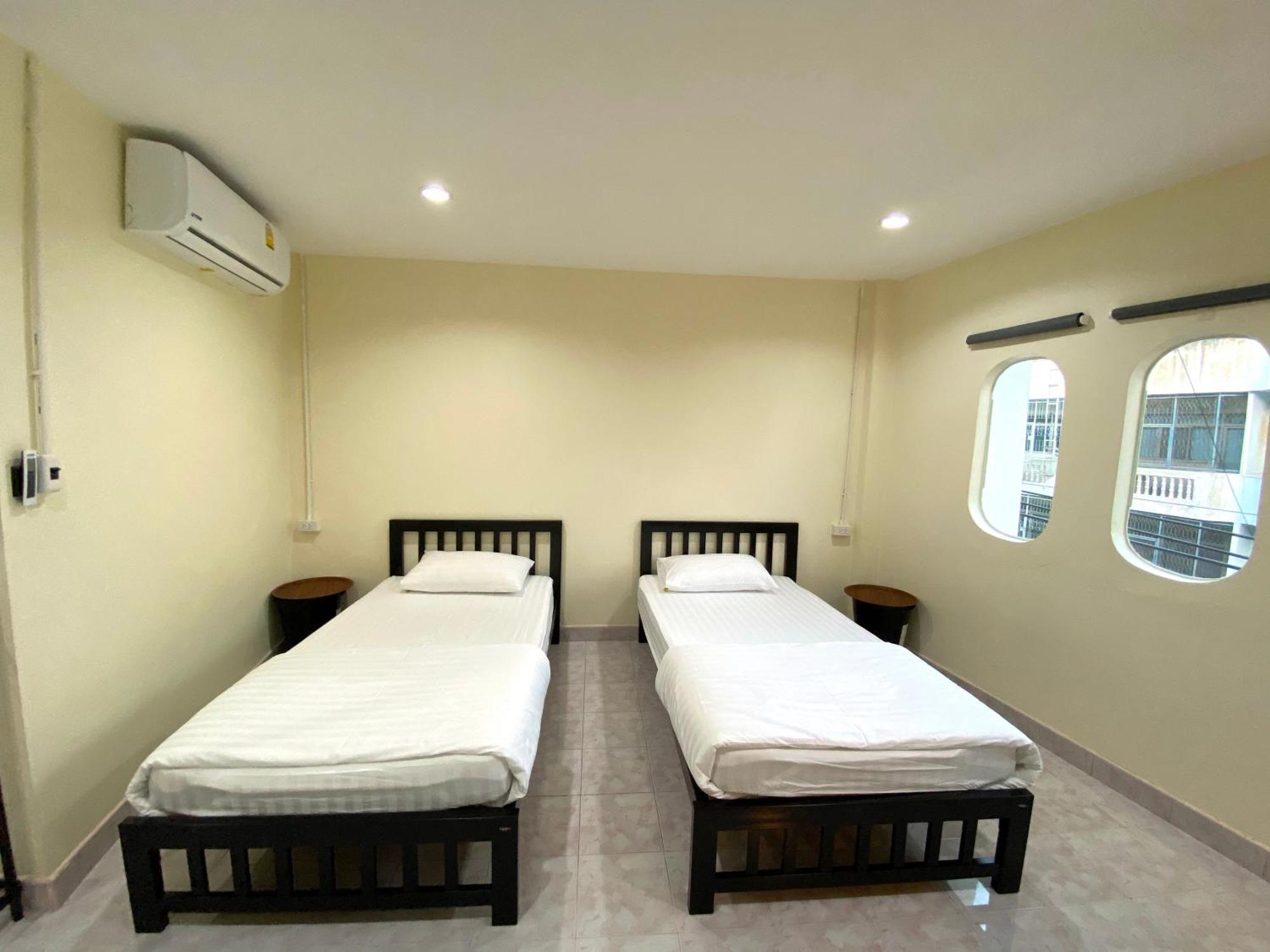Hostel Sleep At - Don Mueang *