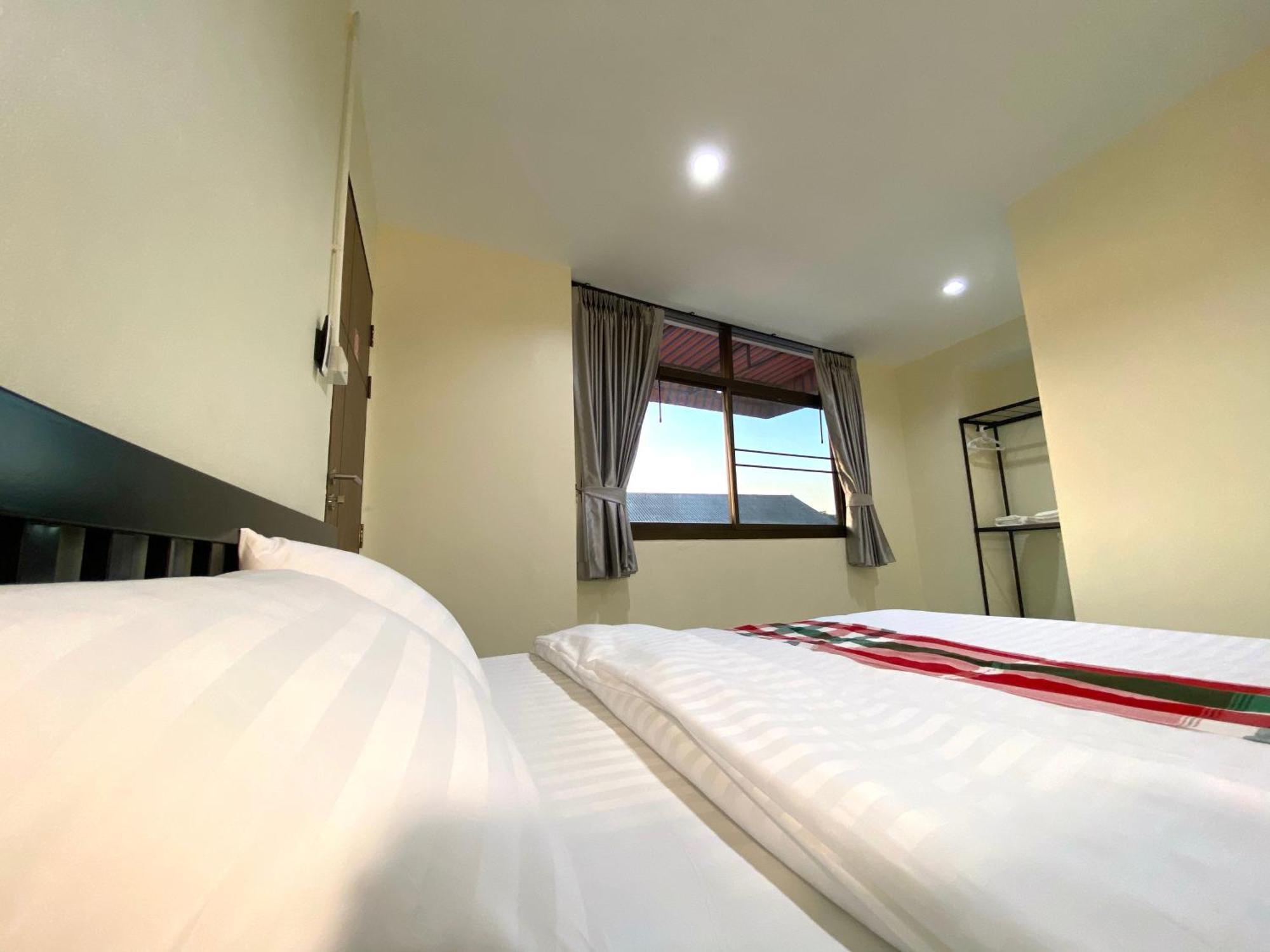 Sleep At - Don Mueang Hostel
