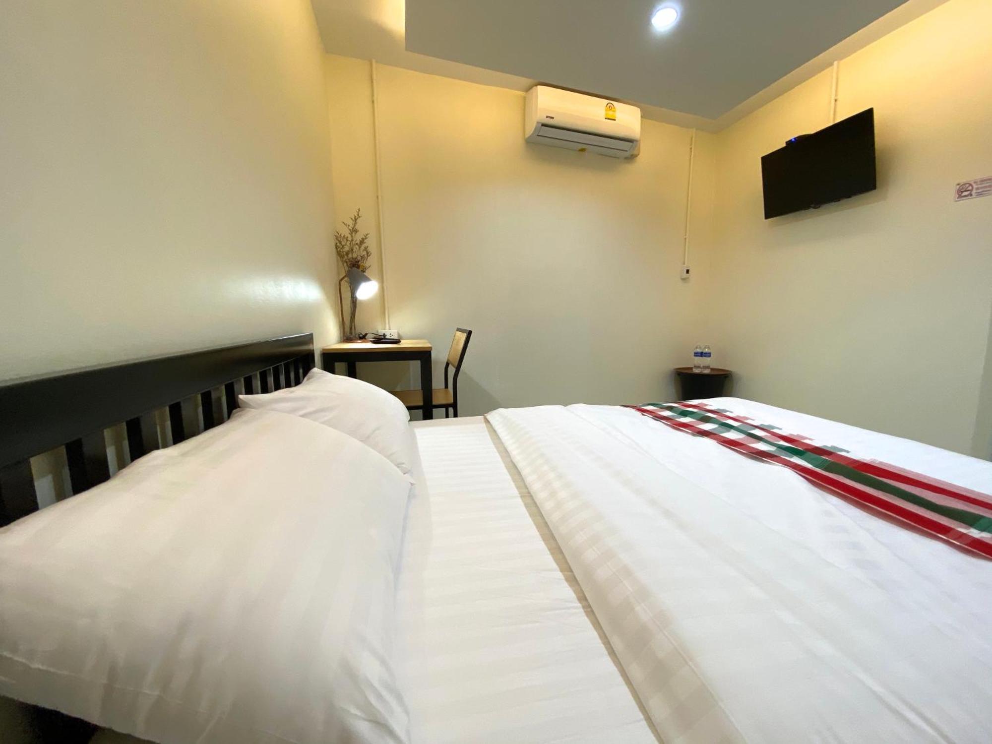 Hostel Sleep At - Don Mueang