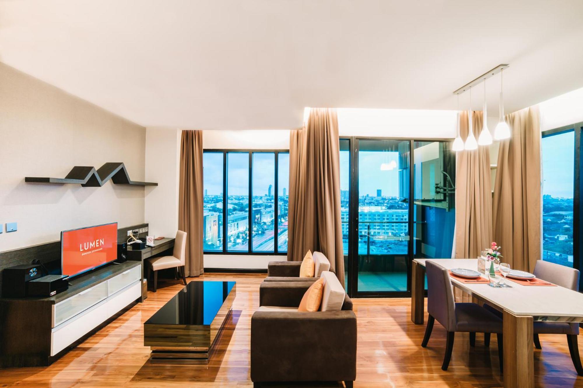 Lumen Srinakarin Hotel