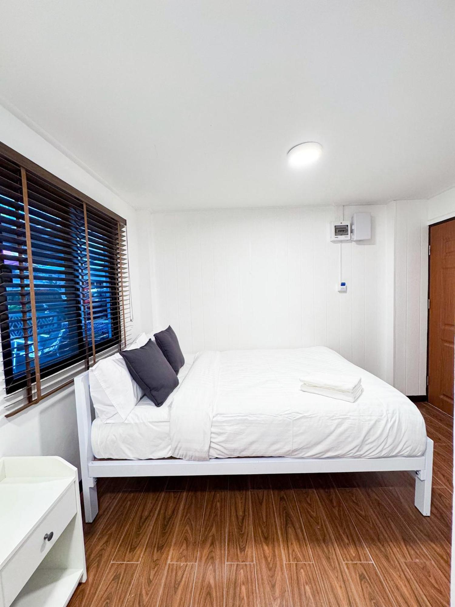 Diff Hostel