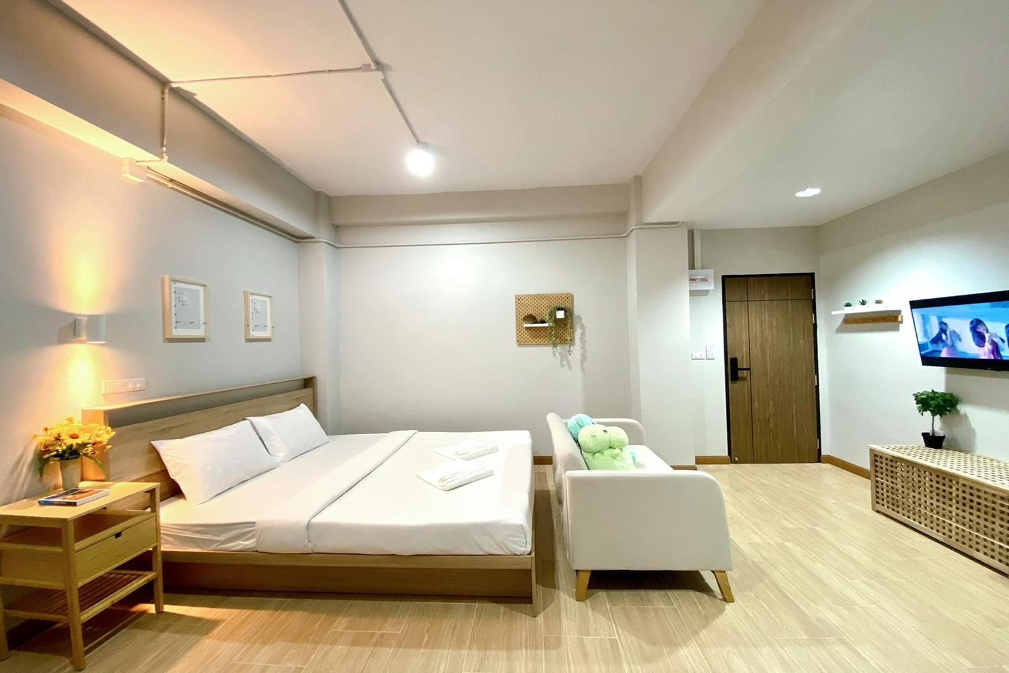 Hotel 44 Rama 3