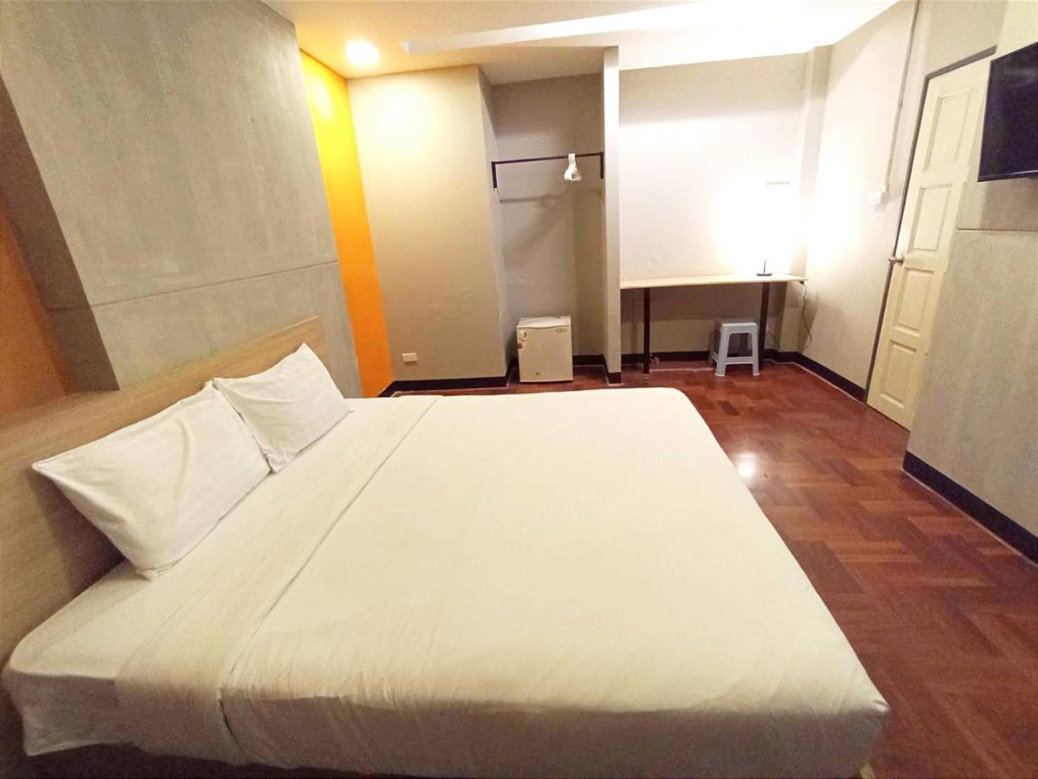 Go Bts Surasak Silom Bkk โกอินน์ บีทีเอส สถานีสุรศักดิ์ Apartamento Banguecoque